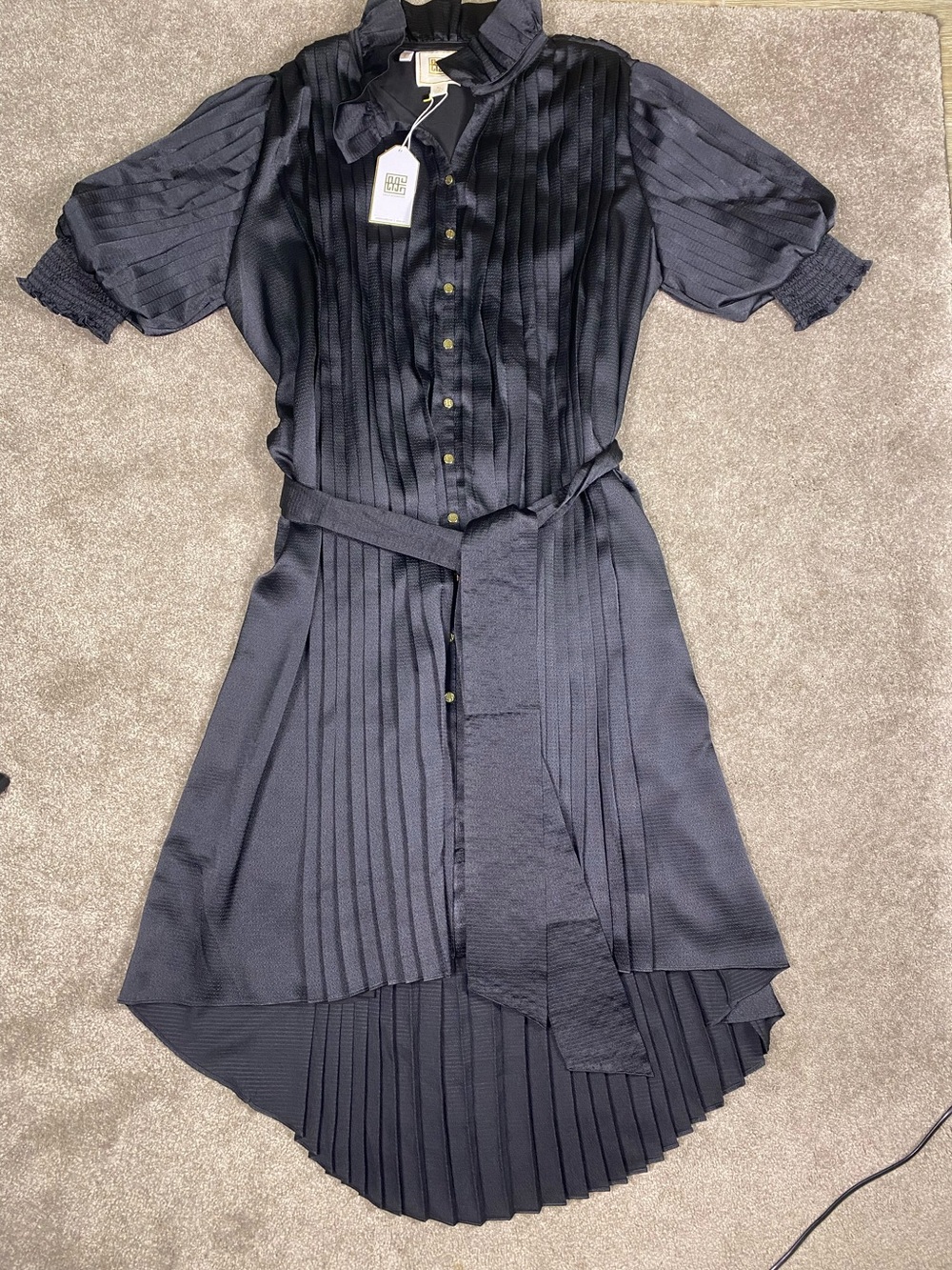 NWT Emily McCarthy Womens Rowen Dress Black , Belted, Pleated Midi, size XL